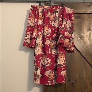 Never worn, off the shoulder floral dress, size M.